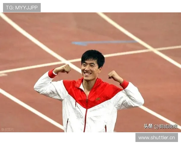 刘翔随手一条朋友圈把豪宅滤镜开满，我看抱枕都怀疑自己是不是走错片场